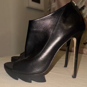 Camilla Skovgaard Womens Back Zip Stiletto Peep Toe Pumps Black Leather 38.5